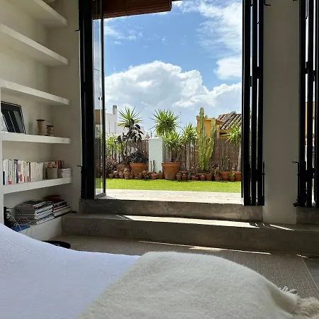 Serranos Apartment
