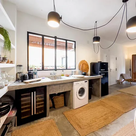 Serranos Apartment